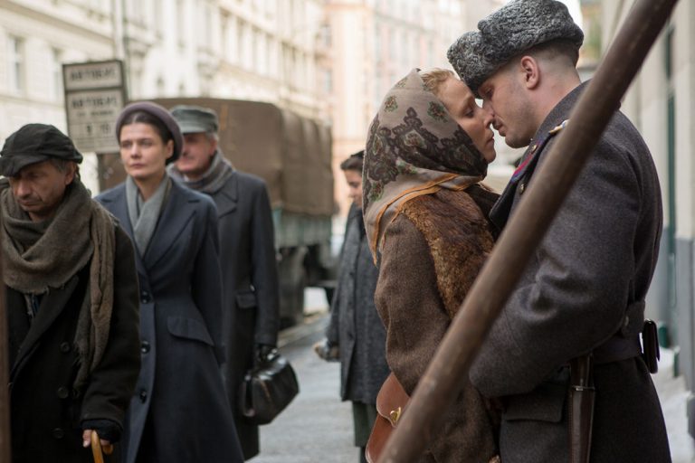 TomHardyNoomiRapaceChild44