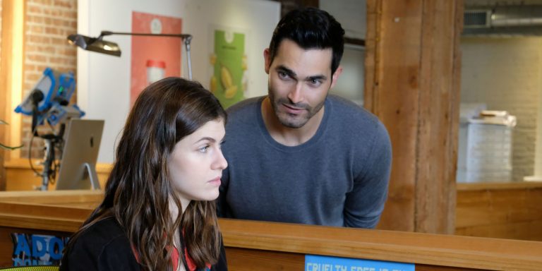 Alexandra-Daddario-and-Tyler-Hoechlin-in-Can-You-Keep-A-Secret
