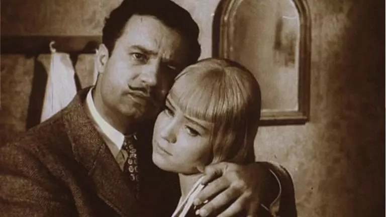 This very strange and rather wonderful film uses a simple playing backwards of the visual film material to build up a real WTF viewing experience.