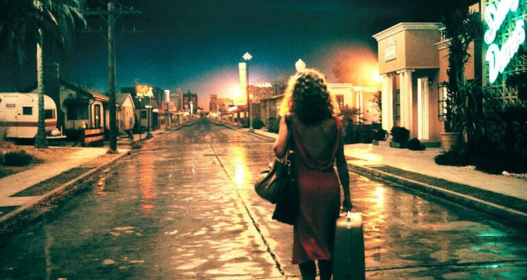 Blending cinematic and theatrical techniques to wonderful effect, this blue-collar musical wears its excesses with lightness and style.