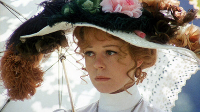 A lavish and decadent costume drama that looks like a series of Manet paintings, Oil Lamps brings a healthy dose of carnival, cynicism and disease to the genre.