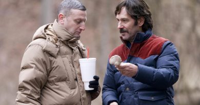 Tim Robinson and Paul Rudd star in an uneven comedy about an unlikely male friendship.