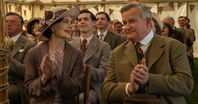 “Grand Finale” eh? Or is it? In this one the Crawley family, staff and friends are about to embark on the 1930s.