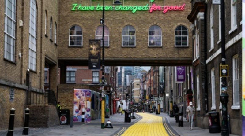 All roads lead to The Wizard! London’s iconic Brick Lane has had a WICKED: FOR GOOD makeover, officially becoming “Yellow Brick Lane”